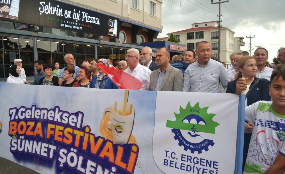 Festival Renkli Görüntülere Sahne Oldu