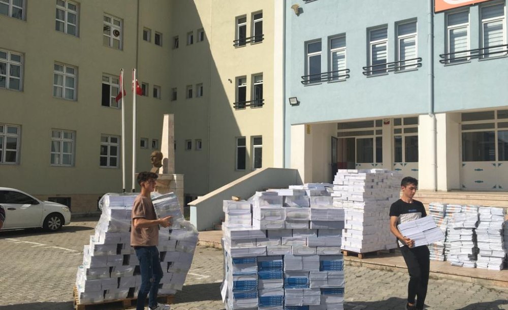 Çorlu'da 585 Bin Ücretsiz Ders Kitabı Dağıtıldı 