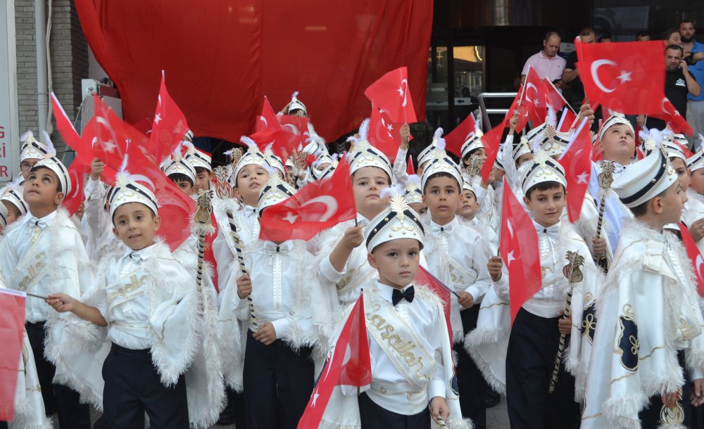 Sünnet Şöleni Gerçekleştirildi 