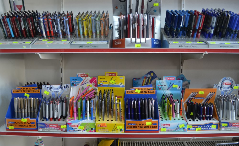 Öğrenciler Kırtasiye Alışverişlerine Şimdiden Başladı 