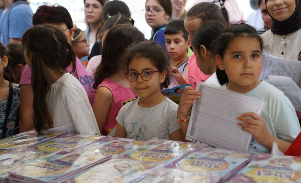 Çorlu Belediyesi'nden Okullara Destek 