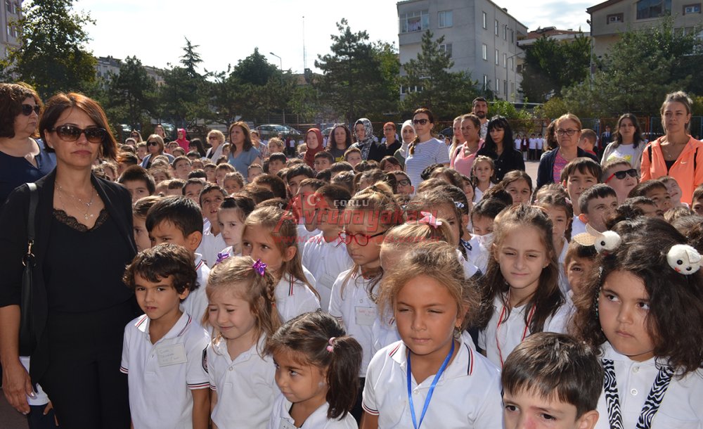 İlk Ders Zilini Kaymakam Eldivan Çaldı 