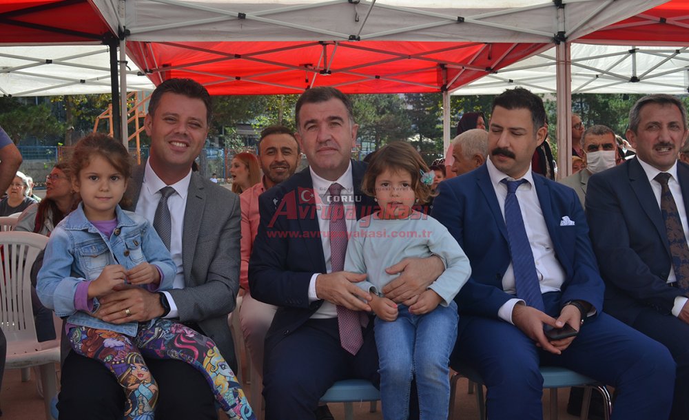İlk Ders Zilini Kaymakam Eldivan Çaldı 