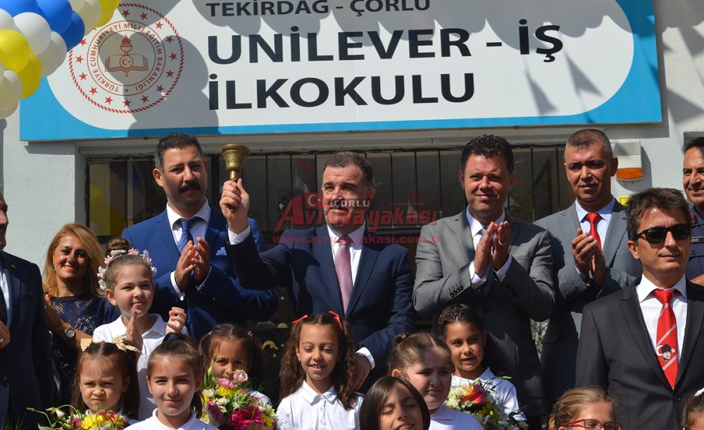 İlk Ders Zilini Kaymakam Eldivan Çaldı 