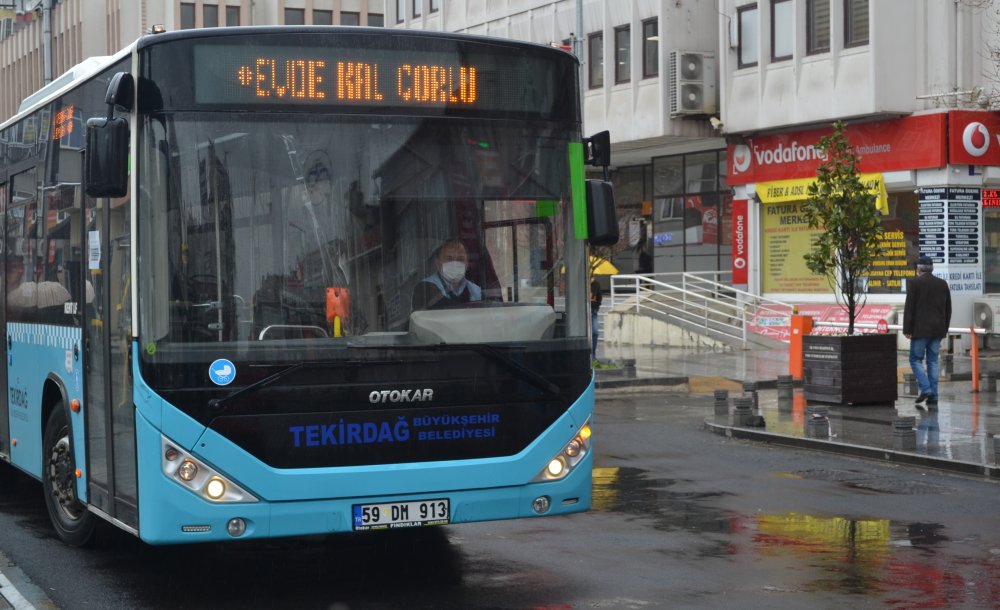 Okullar Açıldı, Otobüsler Yine Tıklım Tıklım!