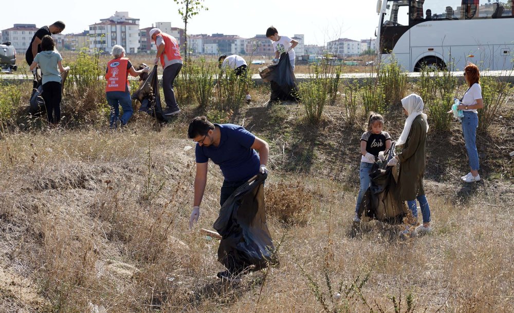 Dünya Temizlik Gününde 380 Kilo Atık Toplandı