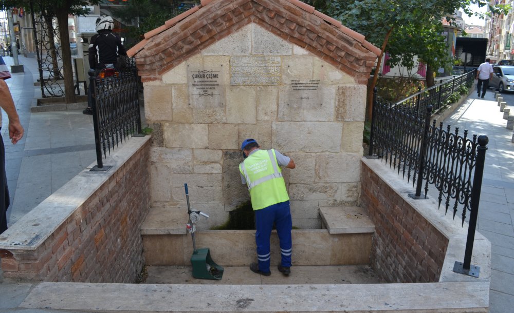 Tarihi Çukur Çeşme Temizlendi 