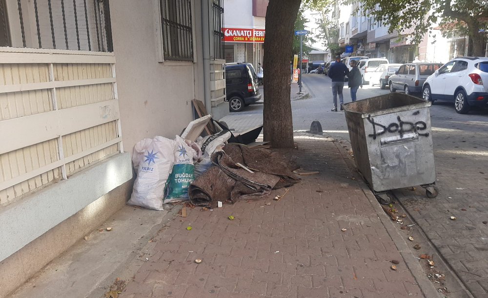 Çöpün Kenarına Bırakınca Oluyor Mu?