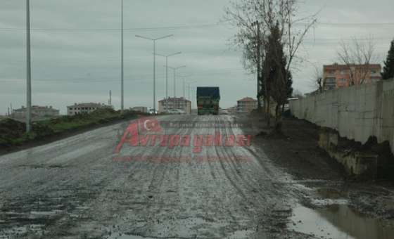 Yağmur Yağdı Böyle Oldu  