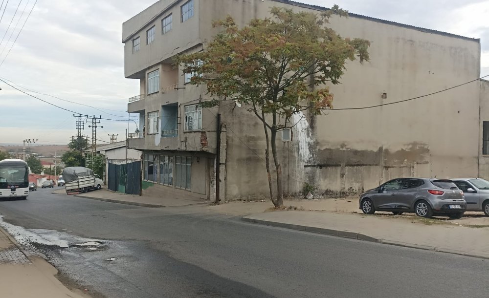 Fatih Caddesi Hizmet Bekliyor
