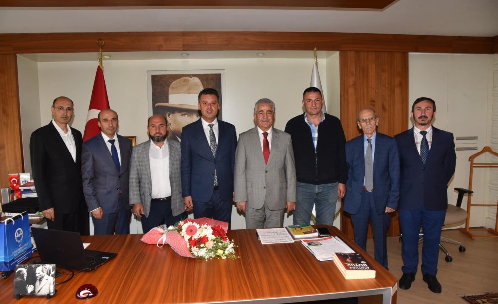 Müftü Haliloğlu, Kaymakam Ve Belediye Başkanını Ziyaret Etti 