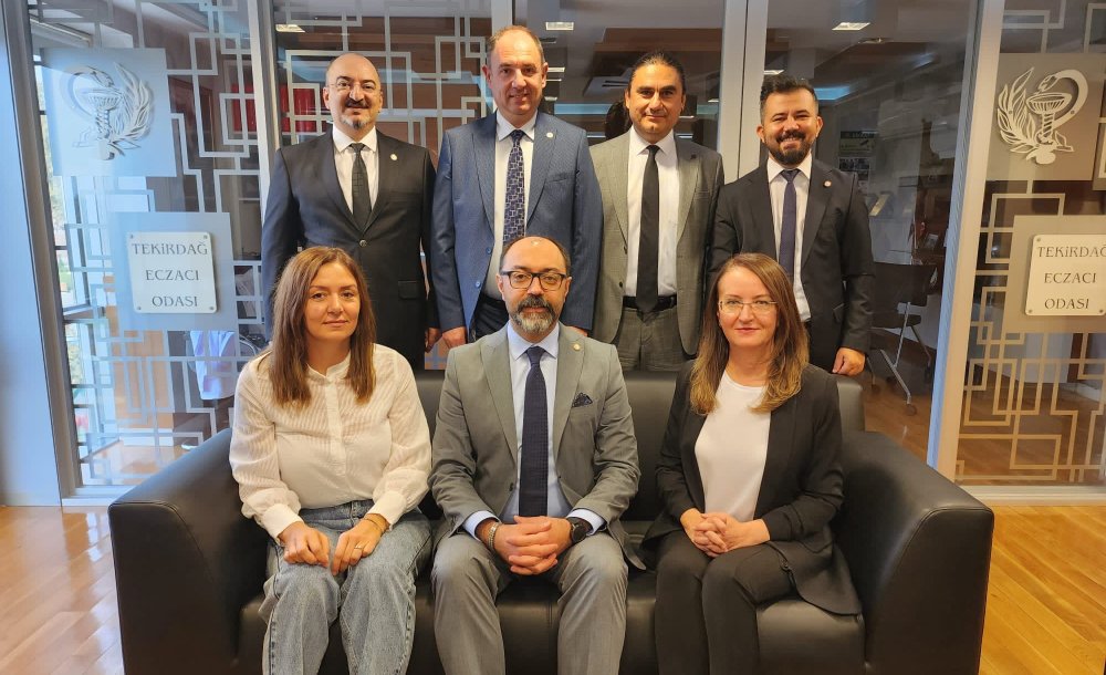 Eczacılar Mitinge Hazırlanıyor