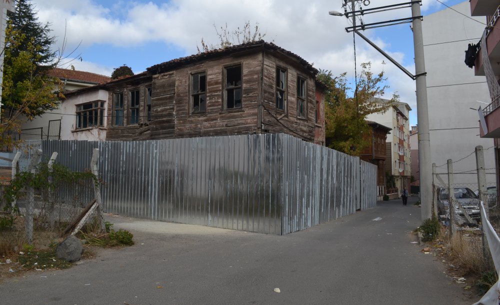 Balkan Kültür Evi İçin Kollar Sıvandı 