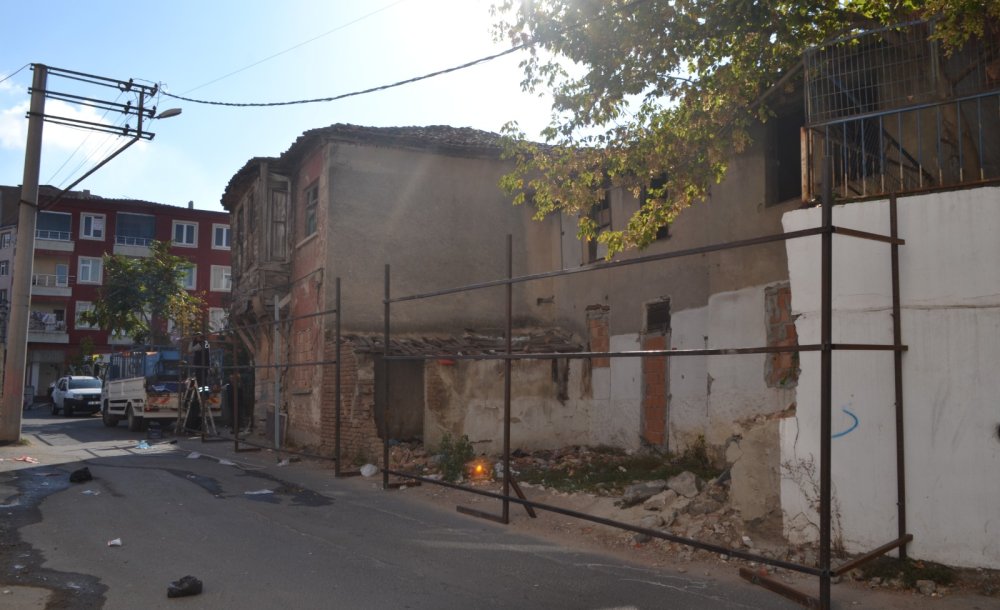 Balkan Kültür Evi İçin Kollar Sıvandı 
