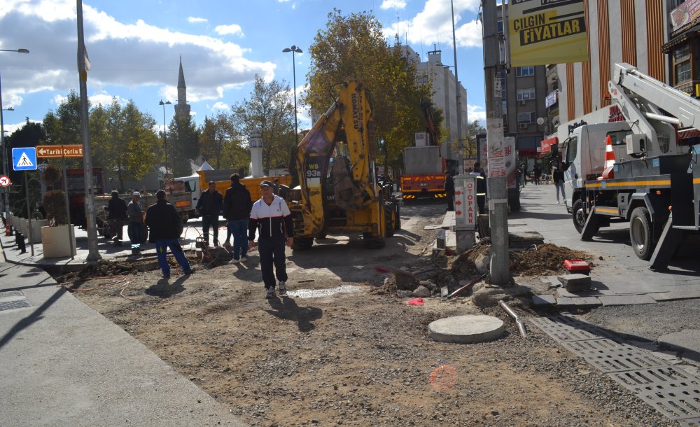Uzayan Yol Çalışması Tepki Çekiyor 