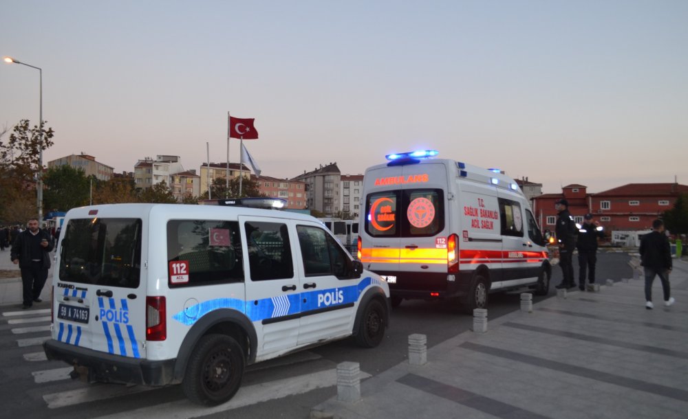 Sahte Alkolden Zehirlendiği İddia Edilen Kişi Hastaneye Kaldırıldı 
