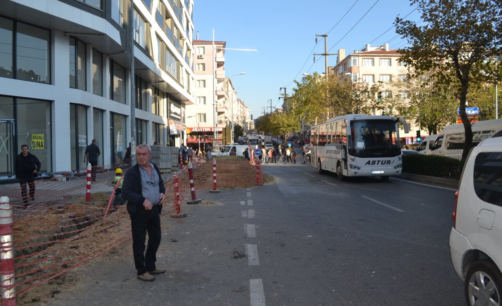 Tredaş Atatürk Bulvarı'nda Çalışma Yapıyor