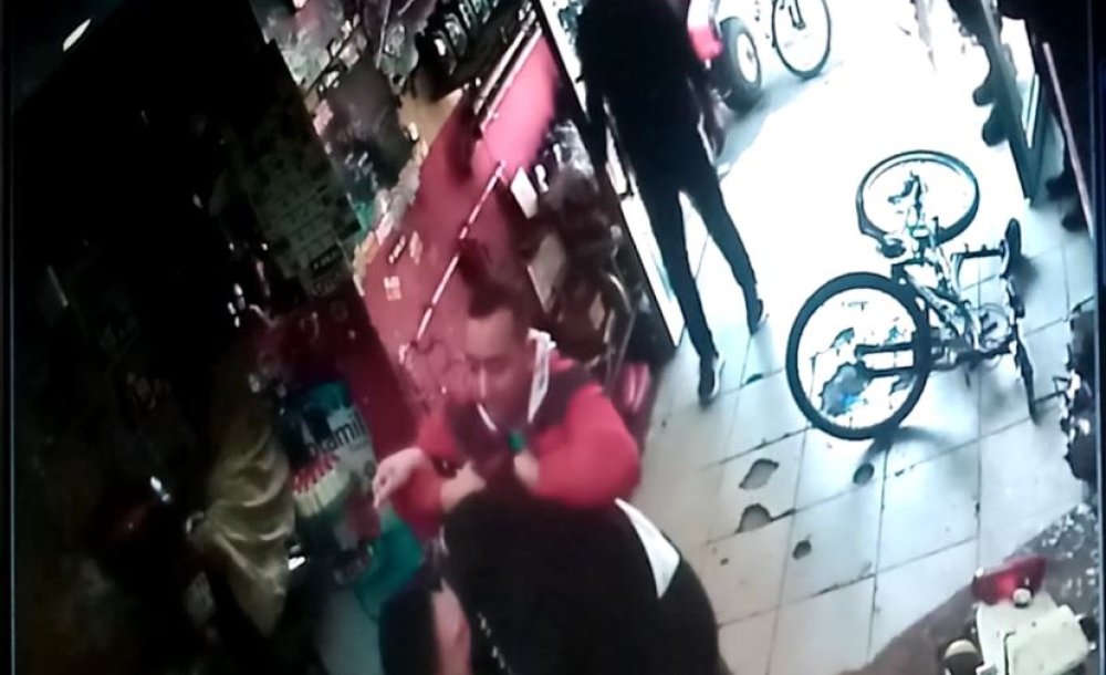 Motosiklet Kavgaya Sebebiyet Verdi, 1 Kişi Yaralandı 