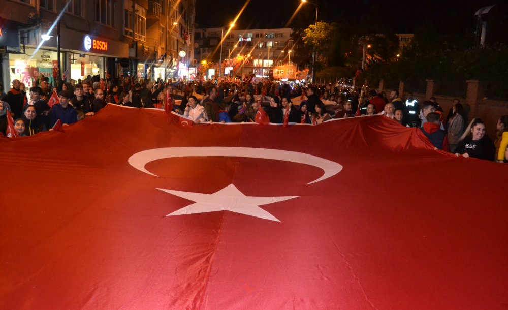 Binlerce Vatandaş Fener Alayına Katıldı