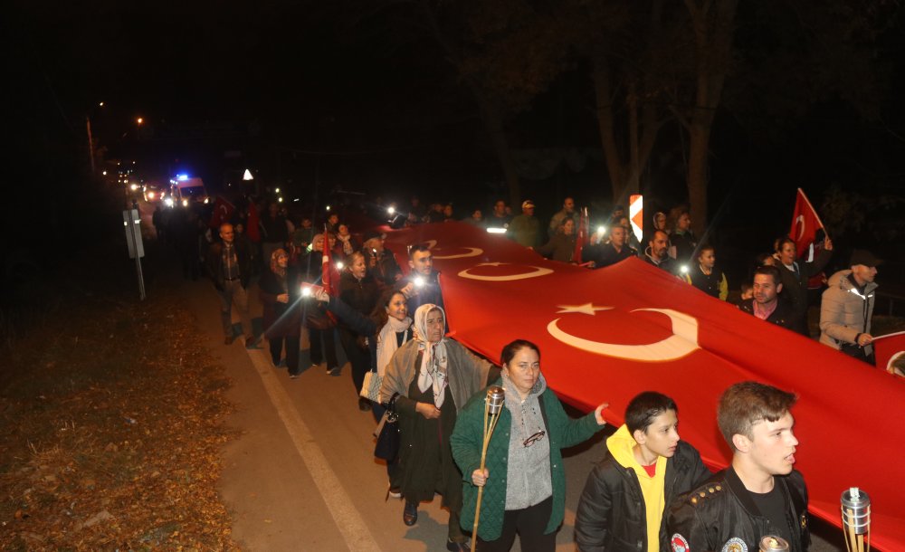 Ergene'de Bayram Coşkusu Fener Alayı İle Taçlandırıldı