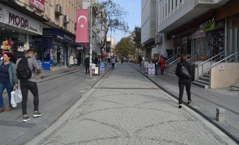 Caddenin Çehresi Değişti 