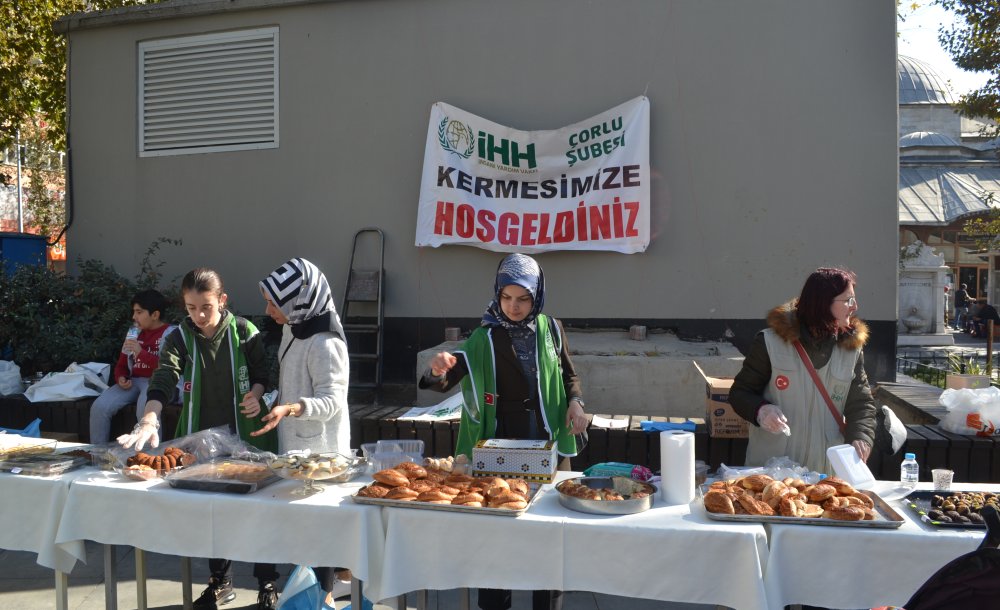 İhh Kermesi Büyük İlgi Gördü 