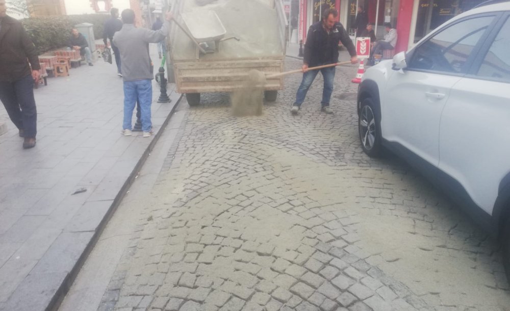 Çorlu Belediyesi Saray Caddesi'nde Çalışma Yaptı 