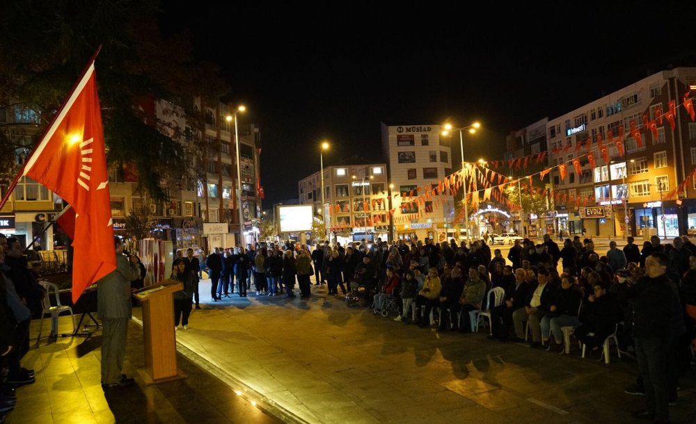 Chp Gençlik Kolları Ata'ya Saygı Nöbeti Düzenledi