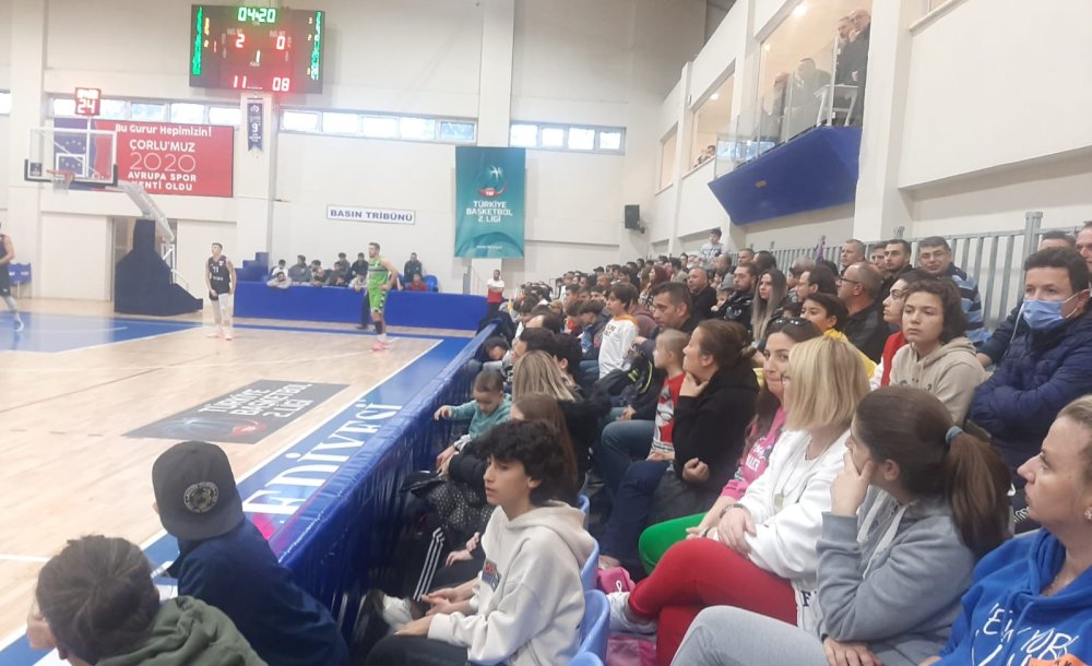 Çbsk Basketbol Takımı Sezona Hızlı Başladı