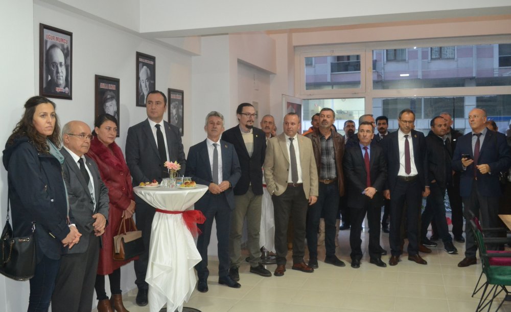 Eğitim İş'ten Anlamlı Günde Anlamlı Açılış
