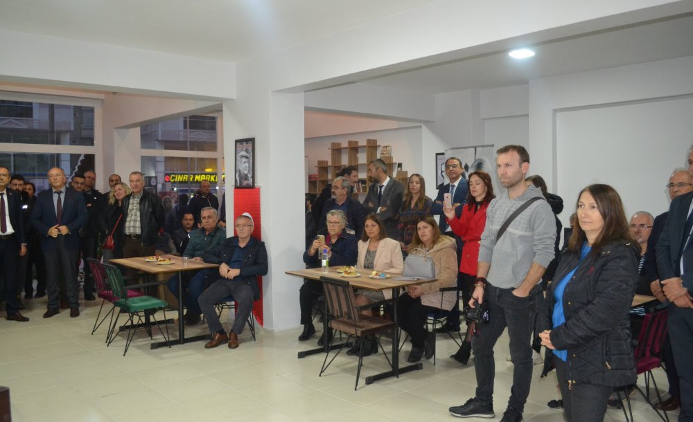 Eğitim İş'ten Anlamlı Günde Anlamlı Açılış