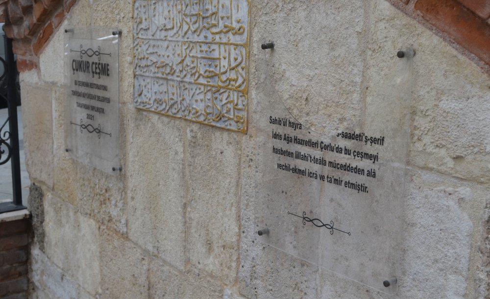 Tarihi Çeşmenin Kitabesindeki Yazılar Zarar Gördü 