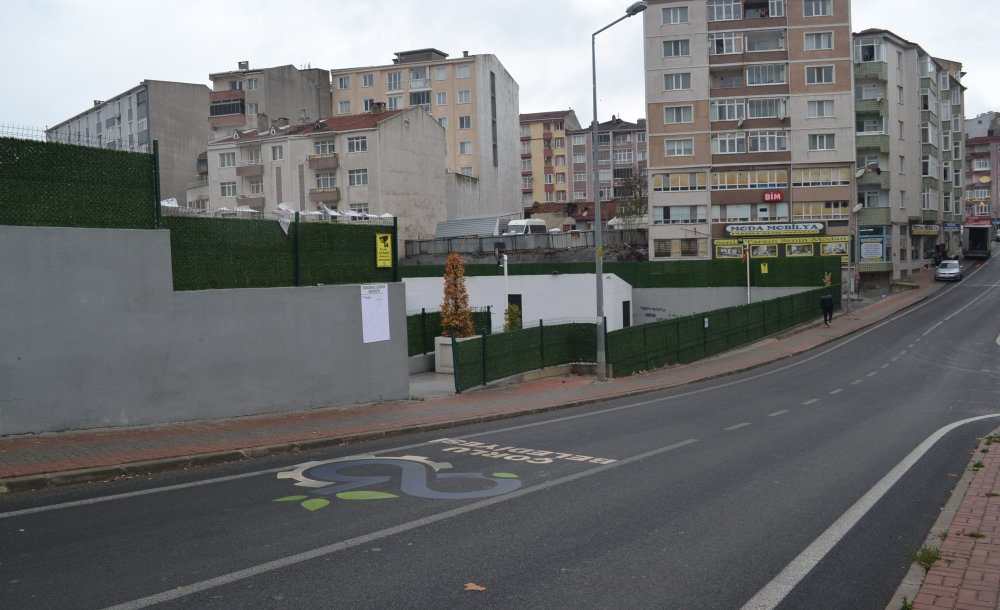 Daha Yeni Yapıldı, Yazık!