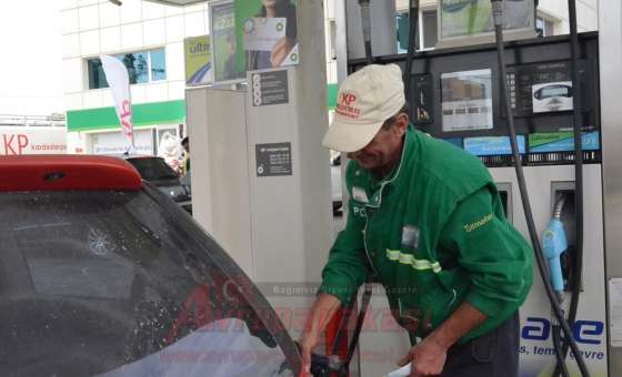 Çorlu'da Benzin 5 Tl'yi Geçti