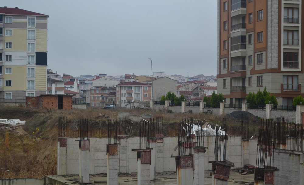 Boş Araziye Çöp Ve Moloz Dökülmesine Tepki