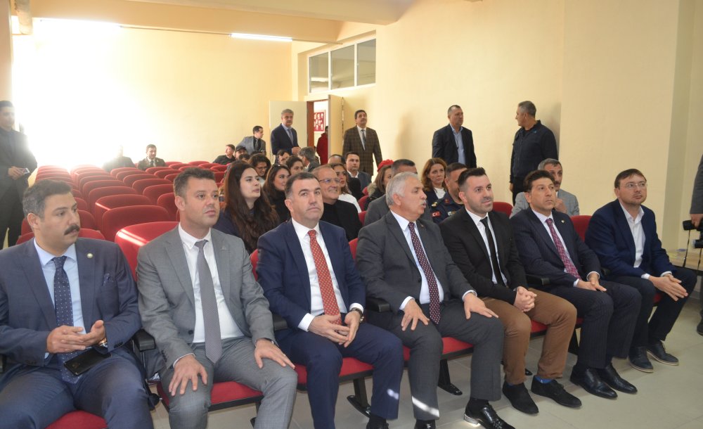 500 Öğrenciye Ayakkabı Dağıtıldı 