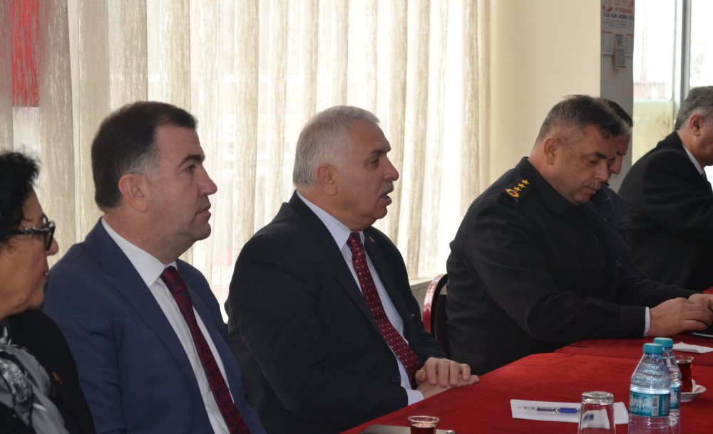 Vali Yıldırım, Vatandaşın Sorunlarını Dinledi 