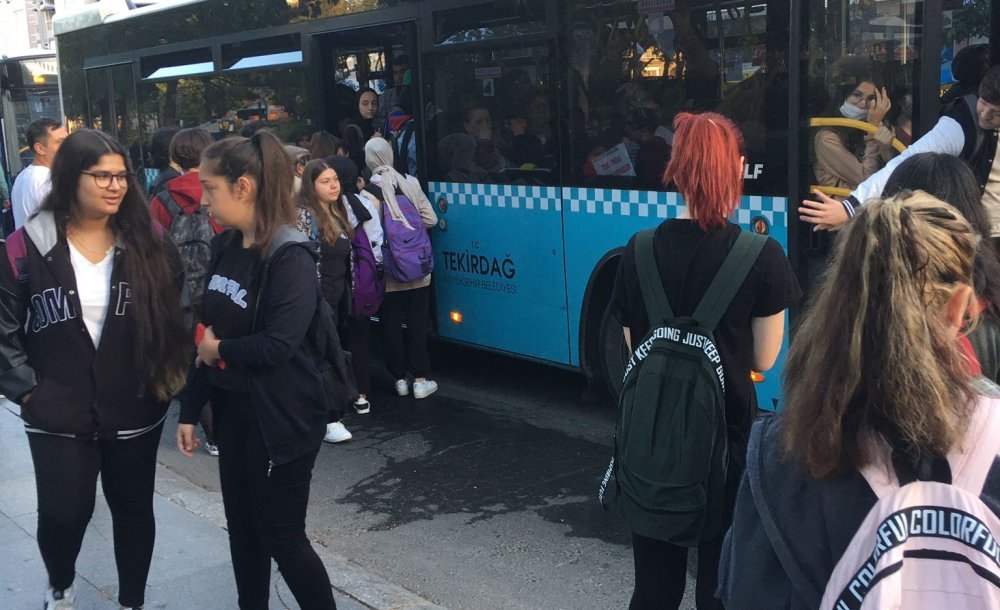 Duraklardaki Yoğunluk Bitmek Bilmiyor!