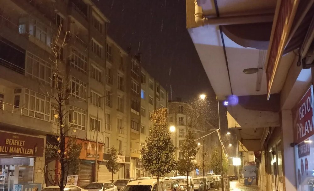 Çorlu'ya İlk Kar Yağdı 