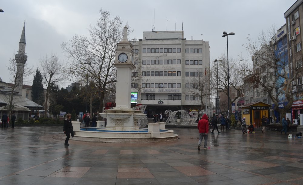 Vatandaşlar Alışveriş Telaşı Yaşadı 