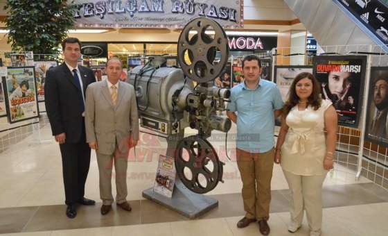 ‘Yeşilçam Rüyası' Orijinal Türk Filmleri Afişi Sergisi Devam Ediyor