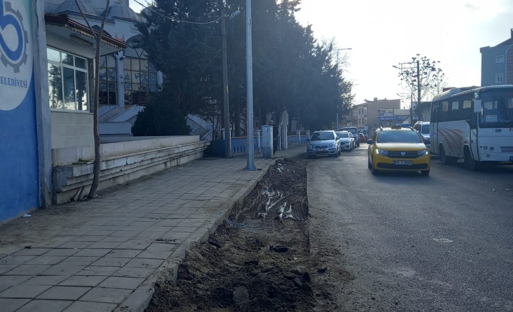 Atatürk Bulvarı'ndaki Hummalı Çalışma Sürüyor