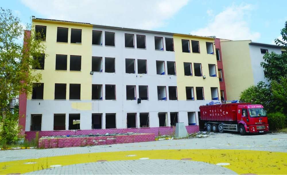 Yüzlerce Konut Yapan Toki̇, Okulları Neden Yapmıyor?