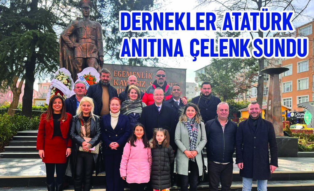 Dernekler Atatürk Anıtına Çelen Sundu 