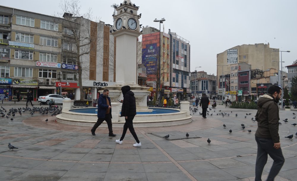 Cumhuriyet Meydanı'nda Renkli Görüntüler