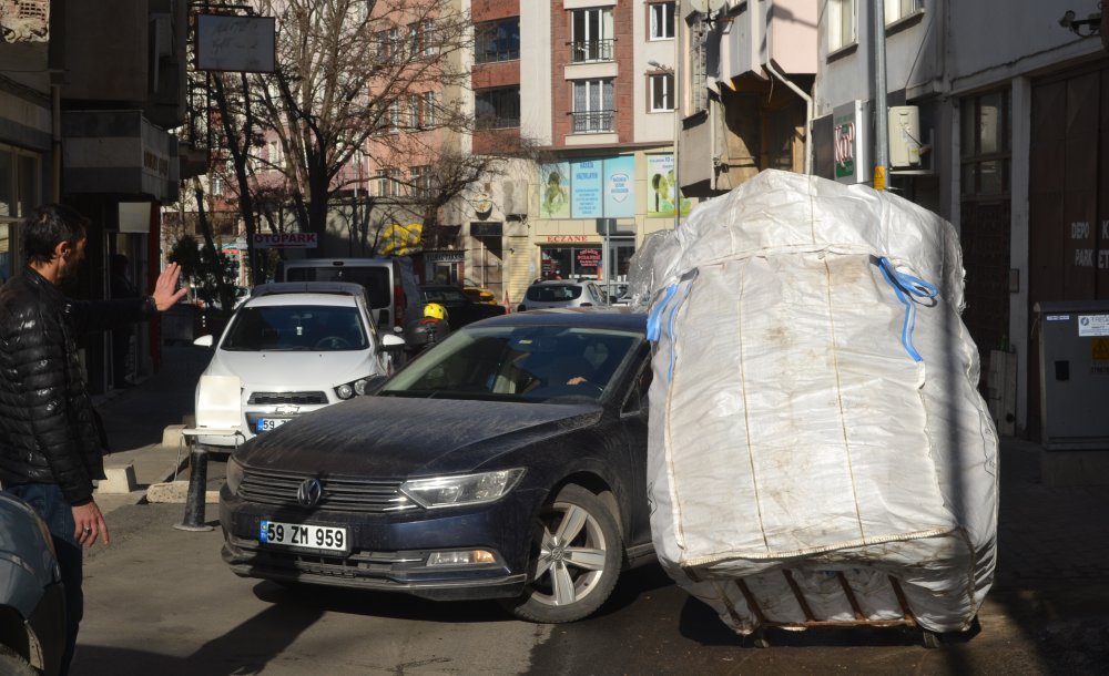 Çekçekçiler Trafiği Olumsuz Etkiliyor