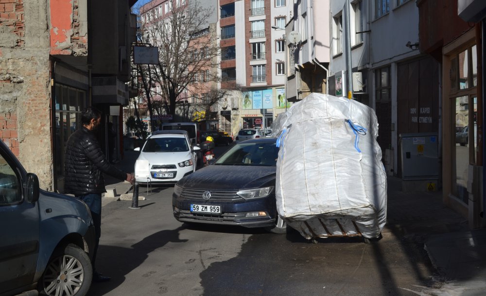 Çekçekçiler Trafiği Olumsuz Etkiliyor