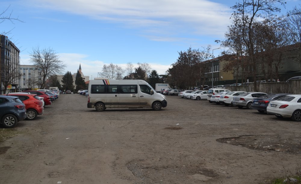 Otoparkta Ateş Yakılmasına Tepki 