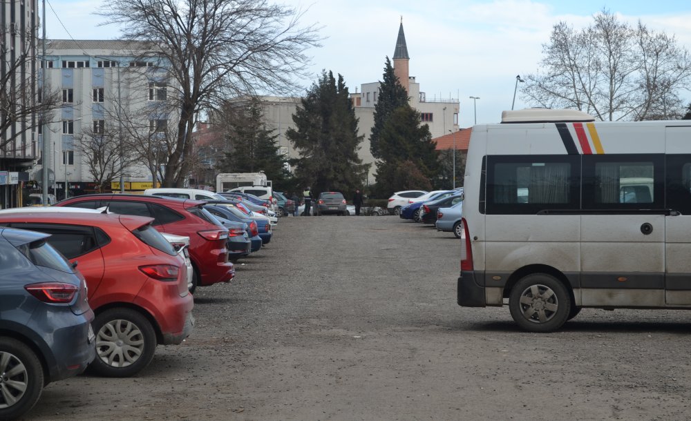 Otoparkta Ateş Yakılmasına Tepki 