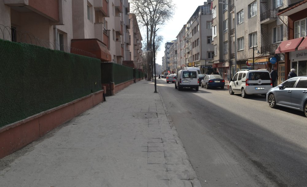 Şinasi Kurşun Caddesi'ndeki Kaldırımlar Yapıldı 